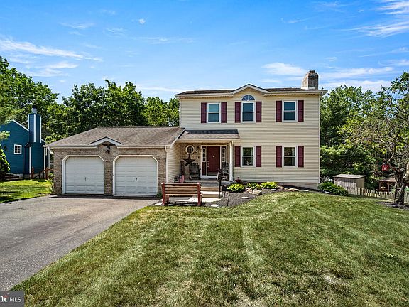 3rd image of 2232 Donna Ln