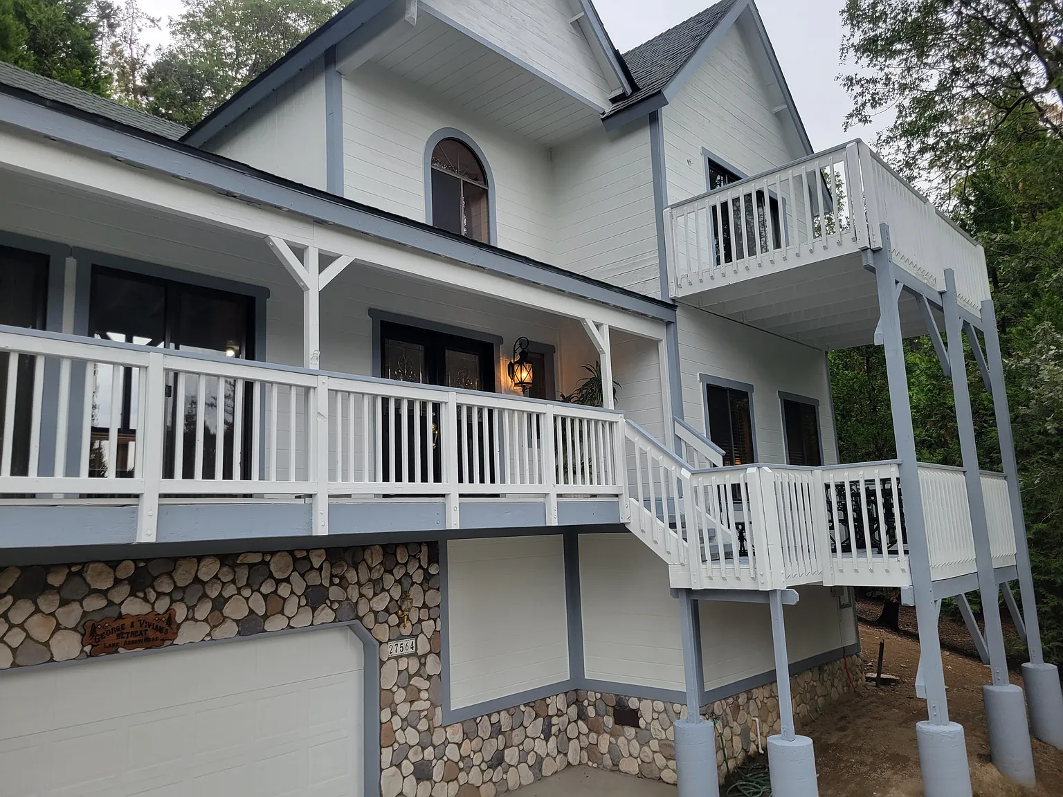 3 bed, 2400 sqft, $3,175 — Photo 2