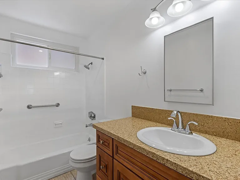 135 S Belmont St — Photo 28