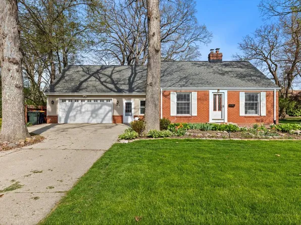 2024 South 104th STREET, West Allis, WI 53227