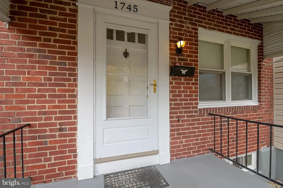 front entrance - 1745 Amuskai Rd