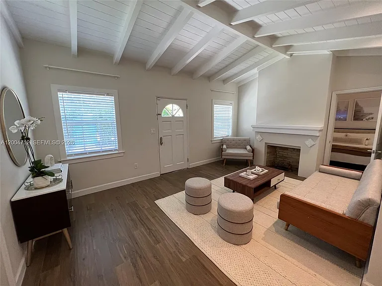 265 Palm Ave — Photo 10