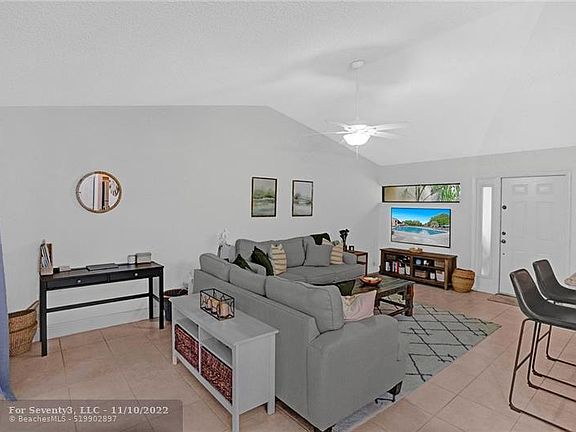 4th image of 408 NW 95th Ave #408