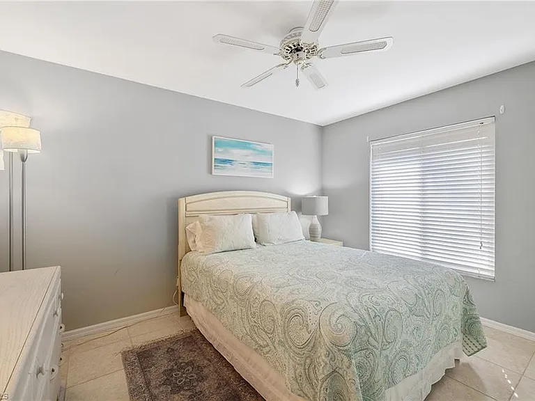 690 Amber Dr — Photo 15