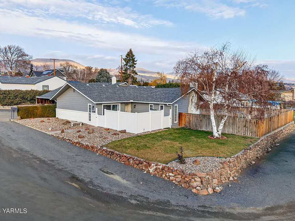 1st image of 209 Ridgeway Dr