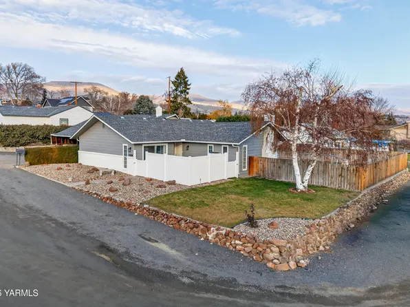209 Ridgeway Dr, Yakima, WA 98901