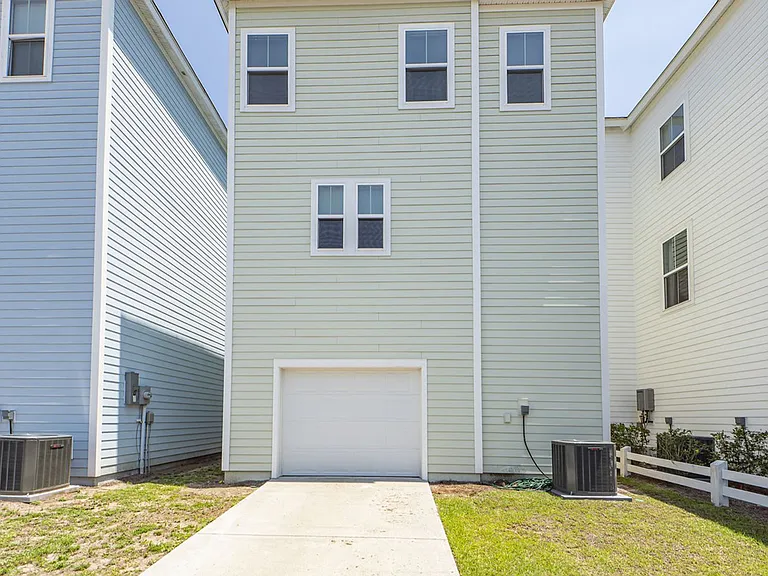 1665 Indy Dr — Photo 36