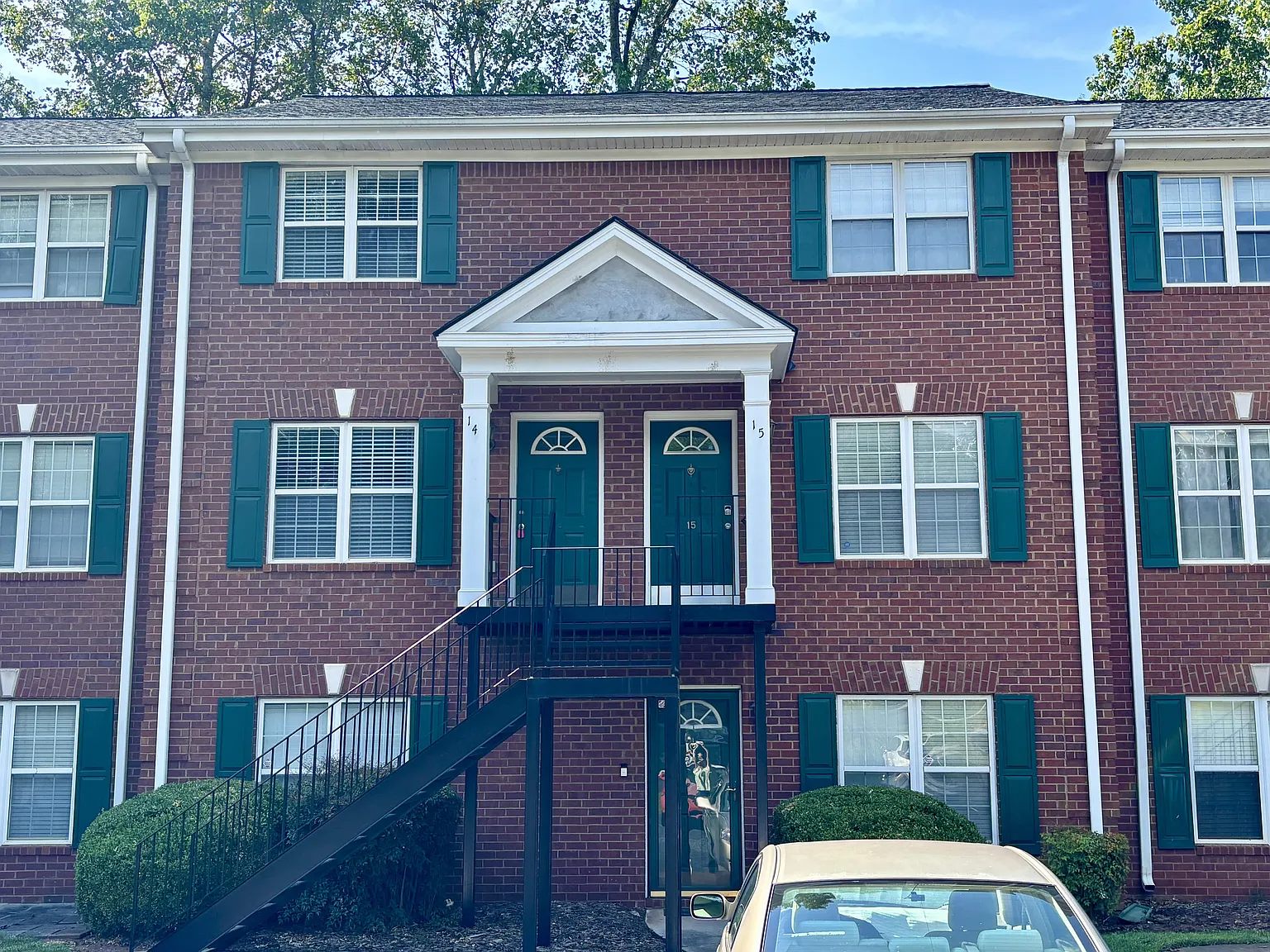 2 bed, 2.5 bath, 1275 sqft, $1,800 — Photo 1