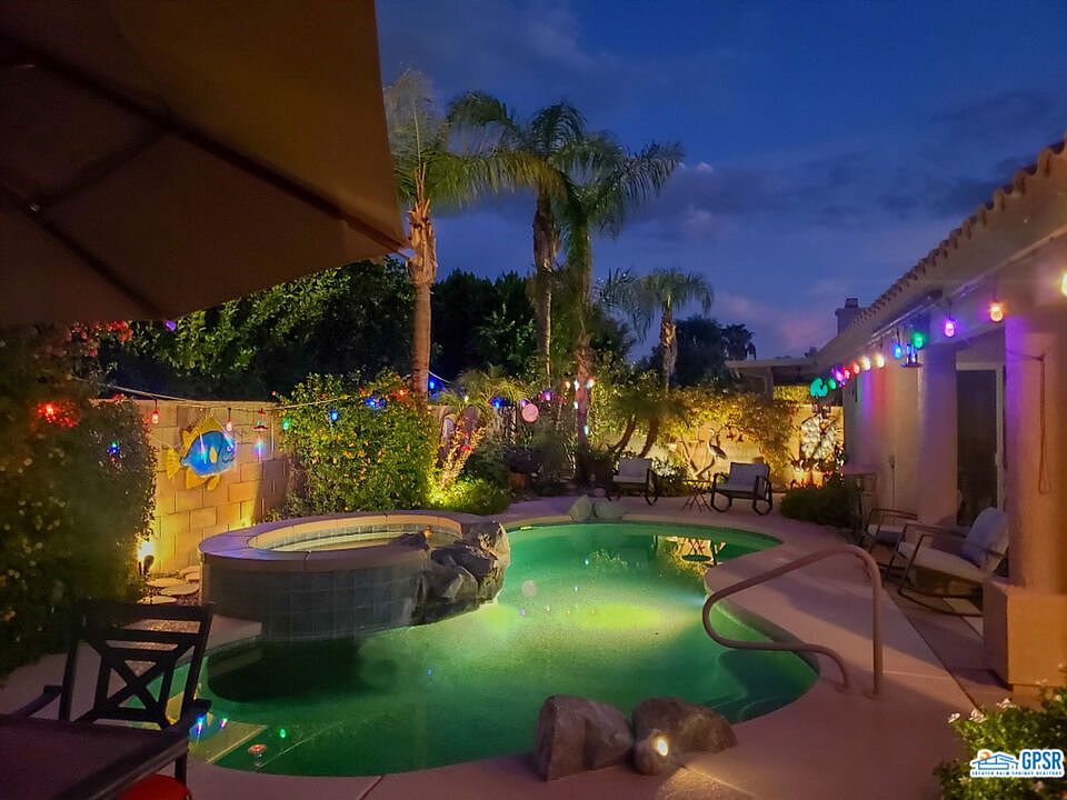 1st image of 43760 Venice Dr