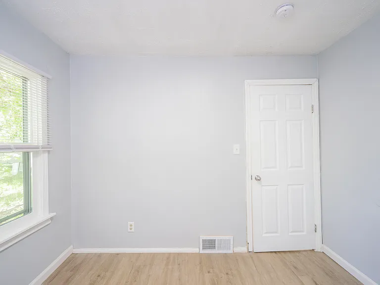 22675 Santa Maria St — Photo 30