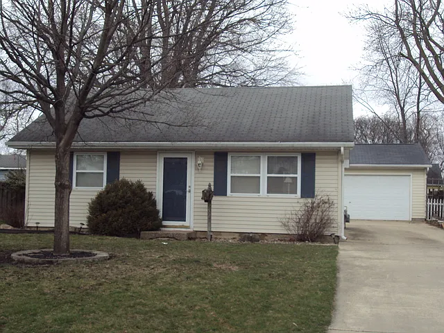 252 Arcadia Dr photo 1