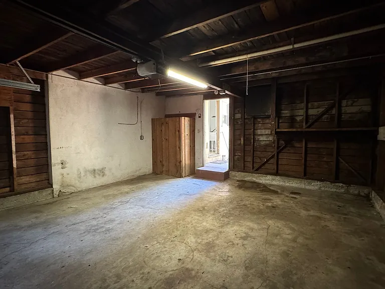 3205 N Commerce St — Photo 22