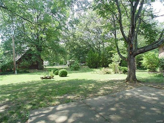 4th image of 24 Red Oak Dr