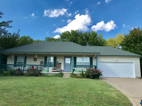 1431 Logan Dr, Webb City, MO 64870
