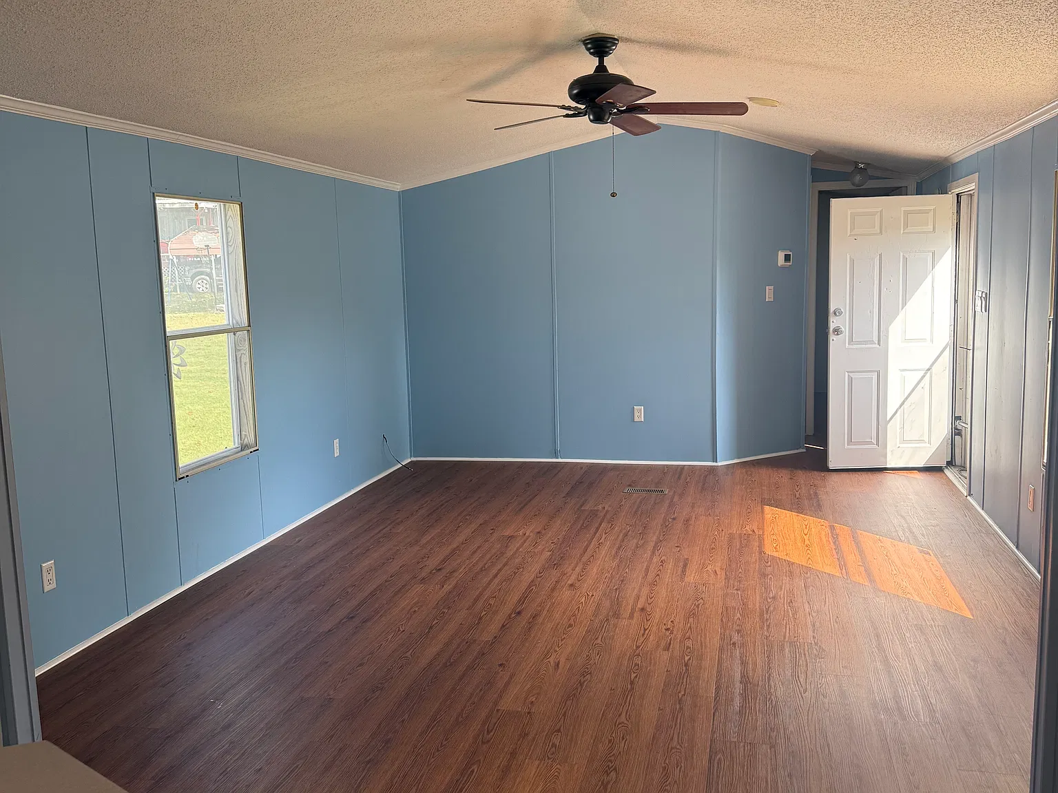 2 bed, $1,400 — Photo 4