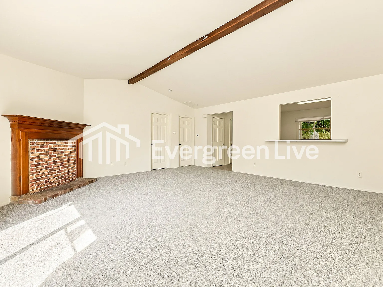 3 bed, 2.0 bath, 1500 sqft, $1,595 — Photo 4