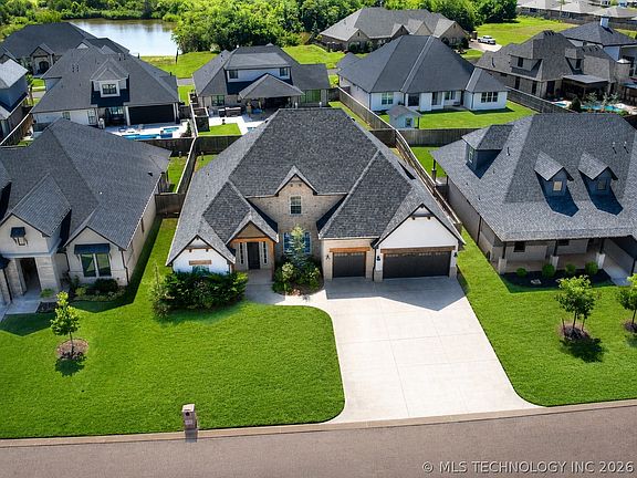 3rd image of 13120 Knight Island Dr