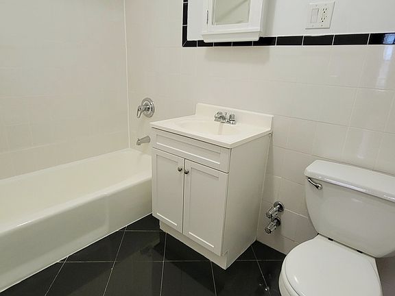 3rd image of 309 W 85th St APT 32