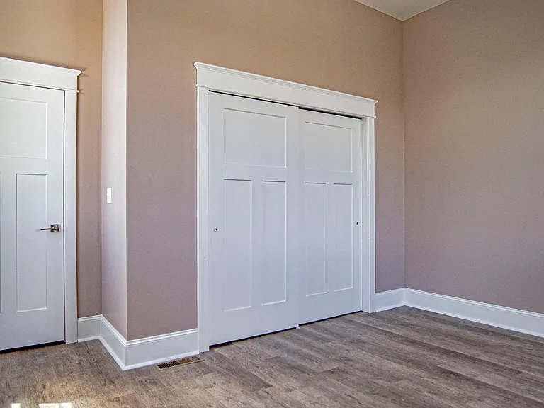 151 E Eagle St — Photo 11