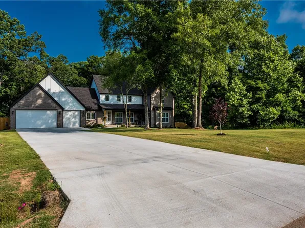 12442 Wildwood Dr, Rogers, AR 72756