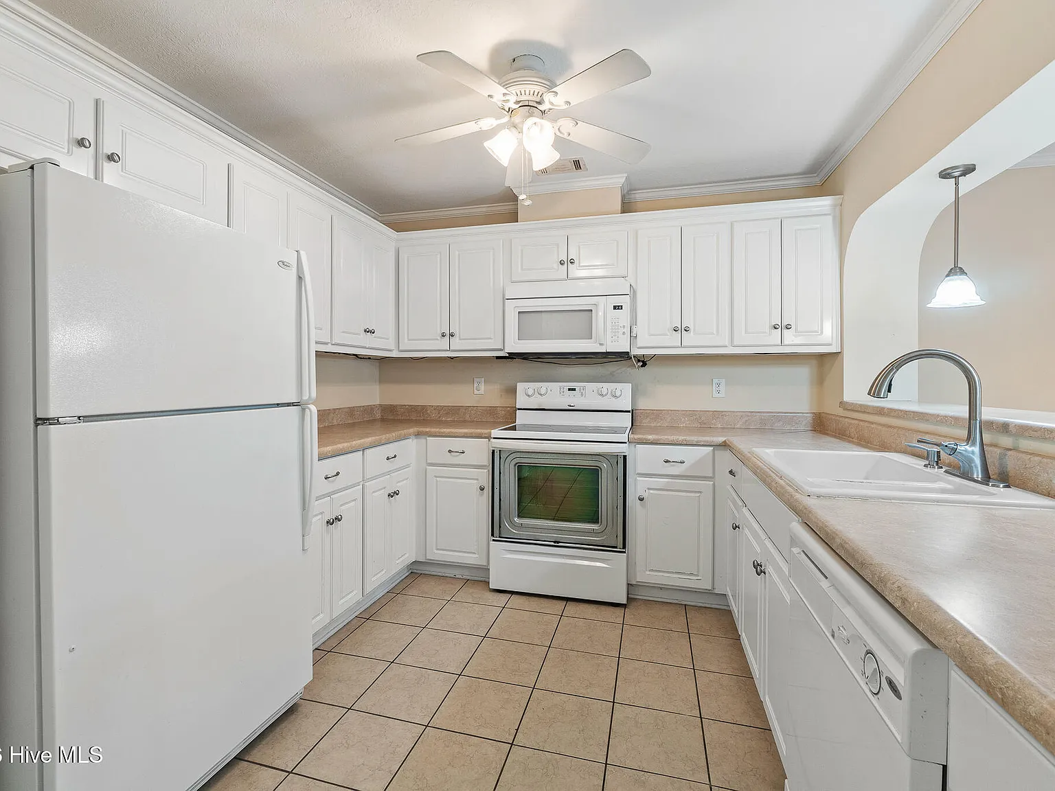 2 bed, 2.0 bath, 1145 sqft, $1,375 — Photo 4