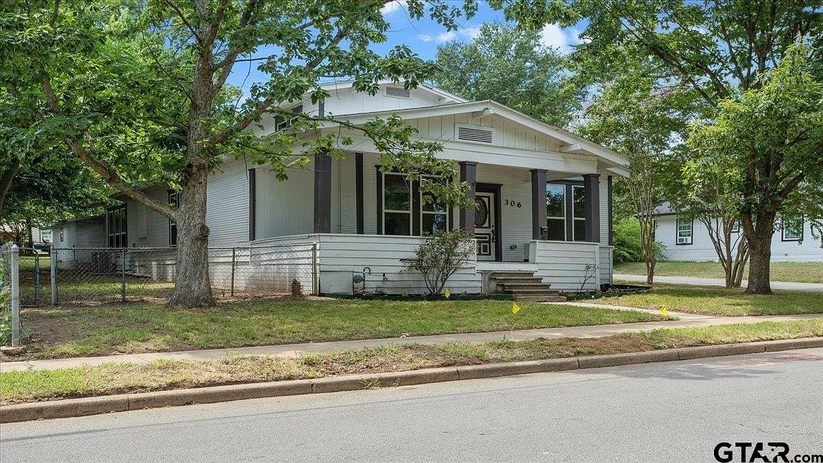 306 7th St SW, Paris, TX 75460 | MLS #24009708 | Zillow