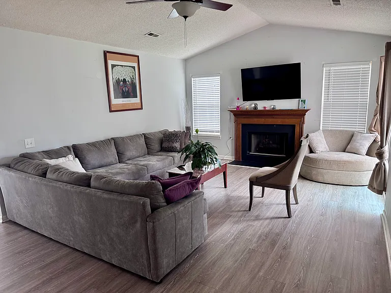 17 Hazeltine Ct — Photo 6