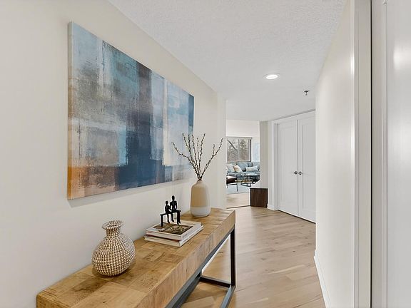 2nd image of 600 4th St SW APT 408