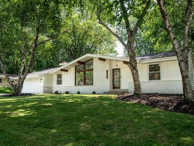 21595 Doneswood DRIVE, Waukesha, WI, 53186