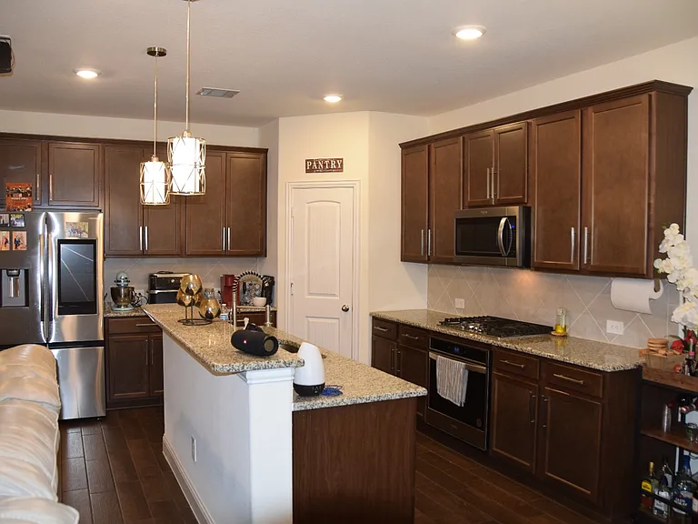 414 Parkford Dr — Photo 4