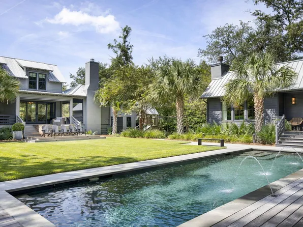 734 Pitt St, Mount Pleasant, SC 29464