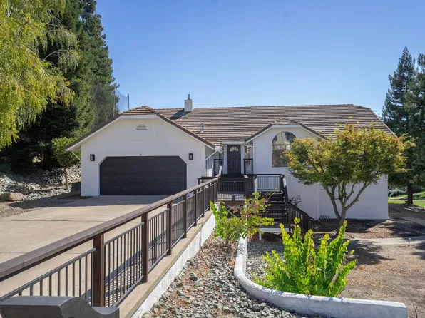547 Saint Andrews Rd, Valley Springs, CA 95252