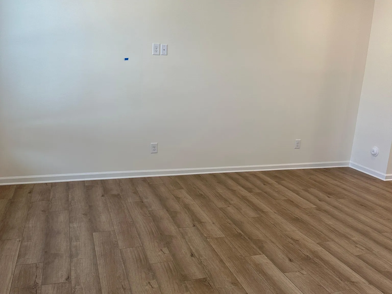 3 bed, 1366 sqft, $2,000 — Photo 2