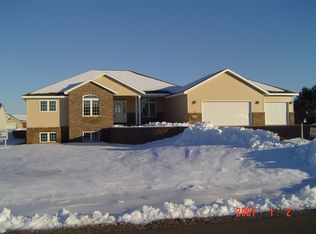 2222 Meadow Dr, Kronenwetter, WI 54455