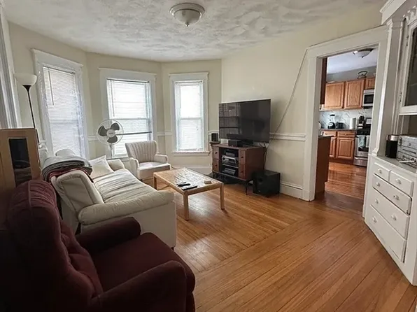 42 Whitman St Unit 1, Somerville, MA 02144