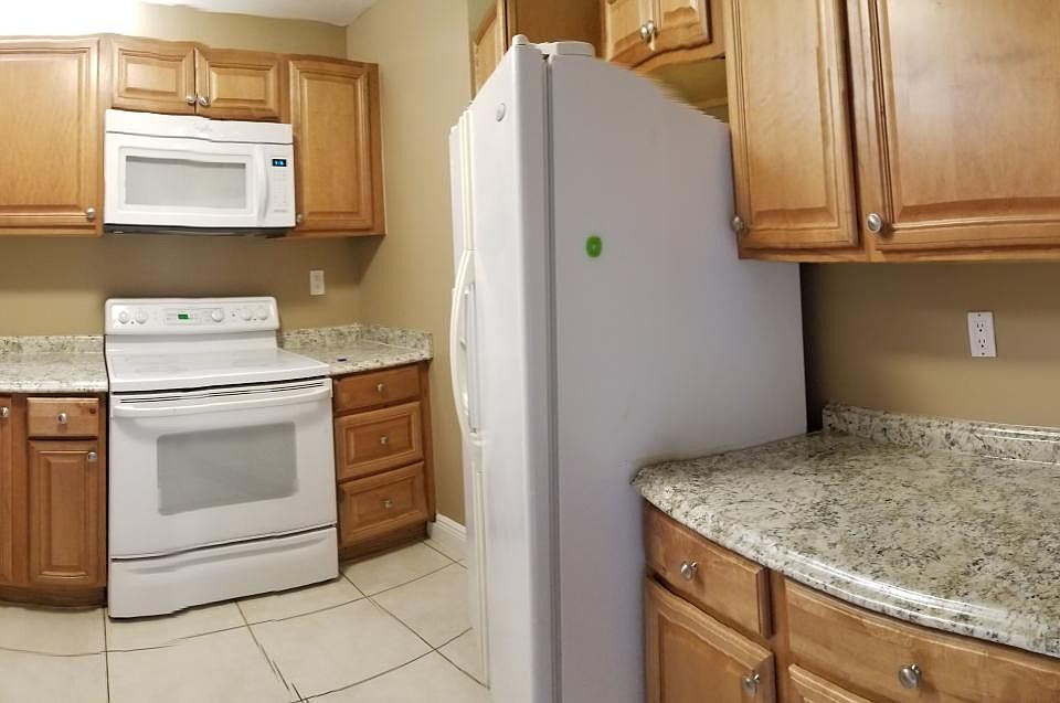 1st image of 3754 Victoria Dr