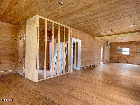 4th image of 1105 N Avenue C