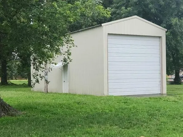 420 N Jefferson Ave, Iola, KS 66749