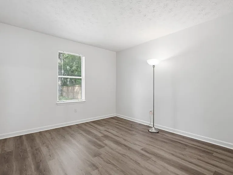 4061 Keheley Glen Dr NE — Photo 15