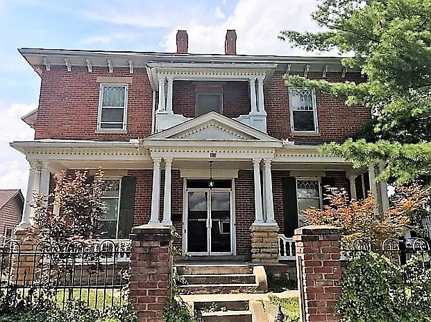 305 Walnut St photo 1