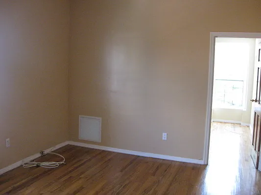 Rented by Windsor Homes Realty Corp | media 66