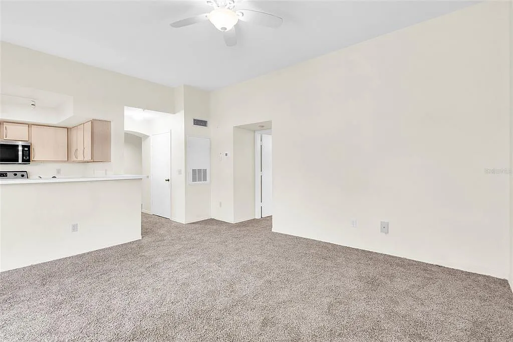2 bed, 2.0 bath, 1072 sqft, $1,695 — Photo 4