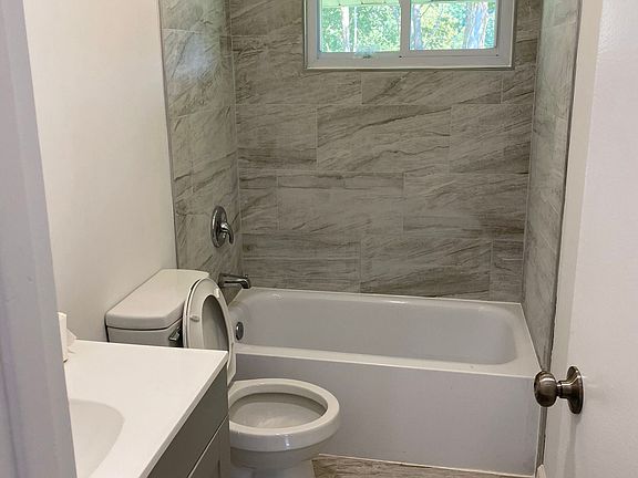 3rd image of 17 Stalker Ln