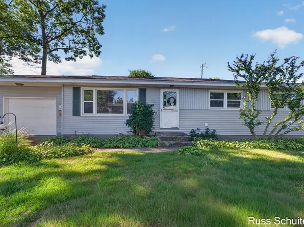1501 Greenwich Rd, Muskegon, MI 49441