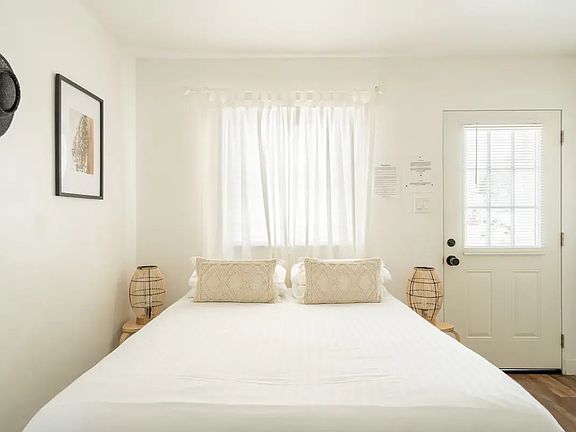 3rd image of 802-812 El Carmel Pl #8045