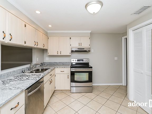 3rd image of 5751 Dolores Dr