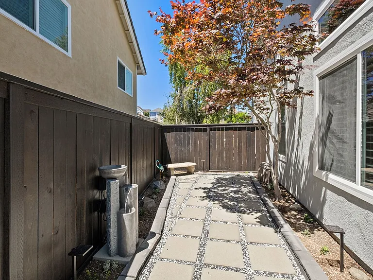 23952 Dory Dr — Photo 44