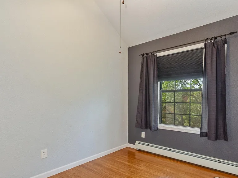 1405 Broadway #403 — Photo 4