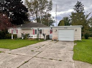 1303 Highland Ct, Fremont, OH 43420