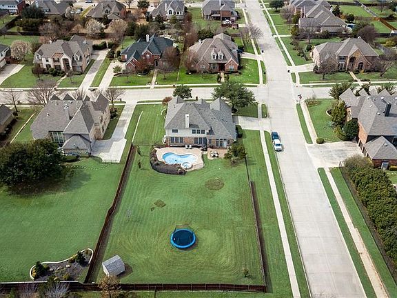 3rd image of 1317 Woodborough Ln